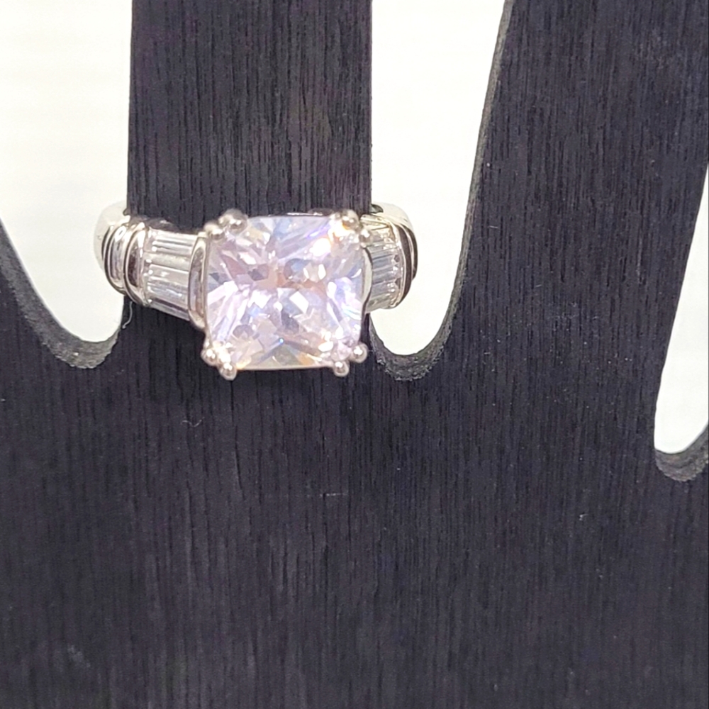Princess cut CZ with CZ Baguettes Silvertone Ring size 8